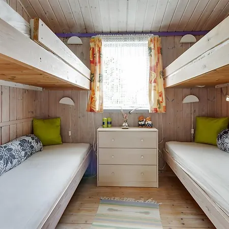 Two-bedroom Holiday In Hébergement de vacances