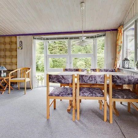 Two-bedroom Holiday In Hébergement de vacances