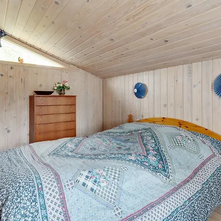 Two-bedroom Holiday In Hals
